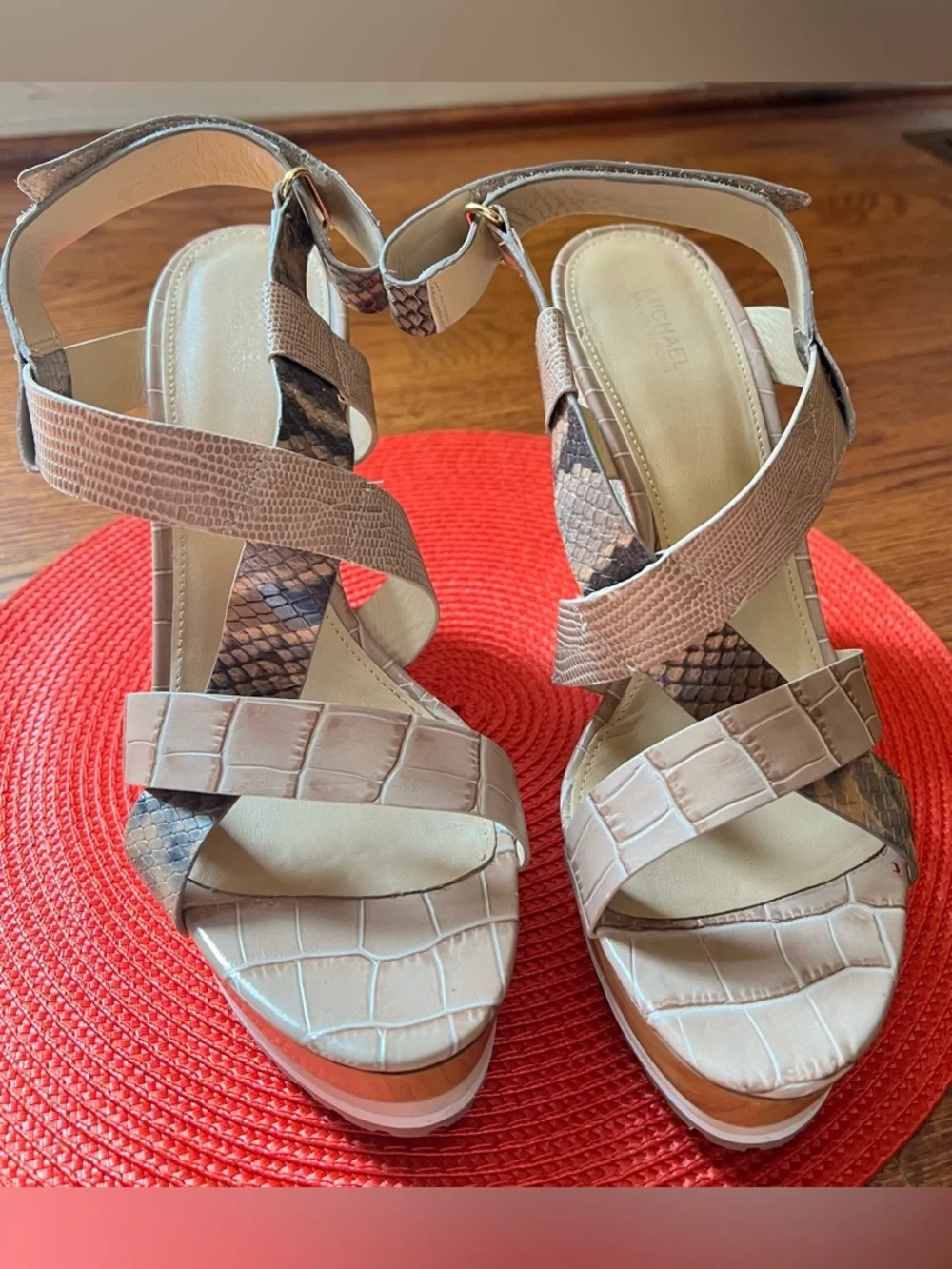 Michael Kors Mackay Wedge Wome Snake-Print Sandals- Like New - Picture 4 of 11